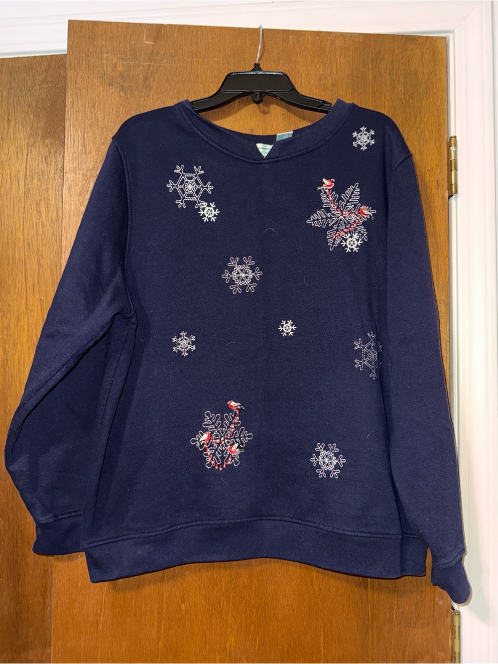 SHENANIGANS Women's Navy Snowflake Embroidered Sweatshirt size XL